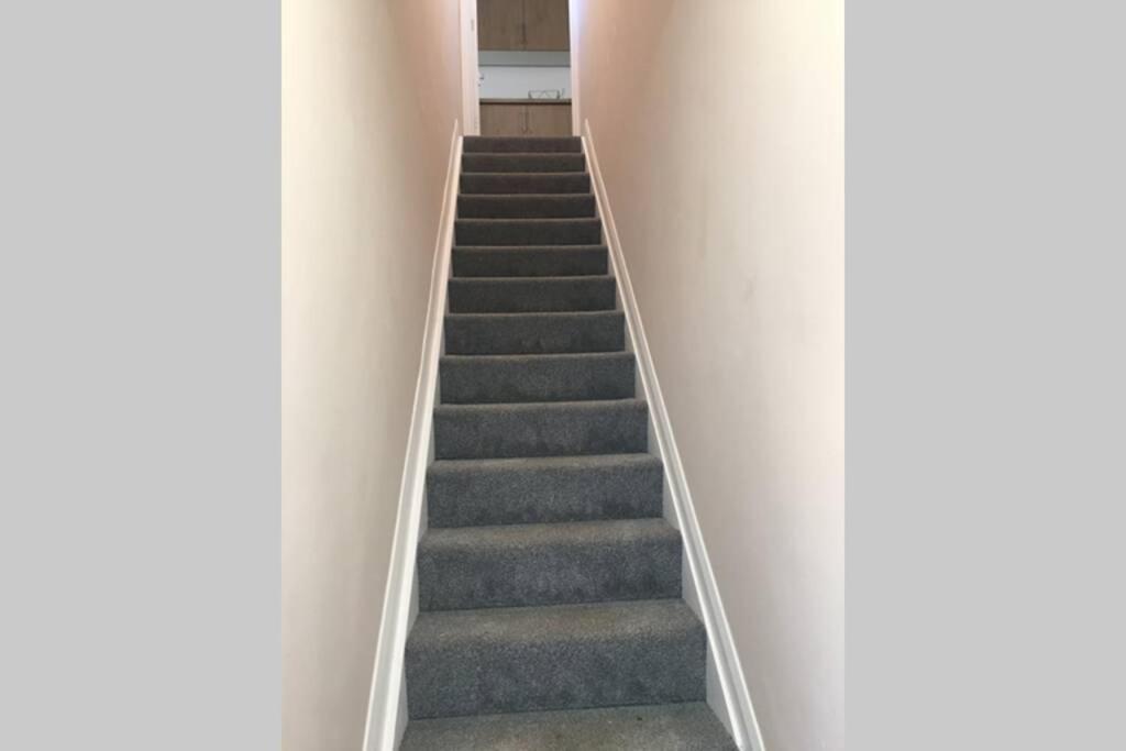 Private 1St Floor Apartment - Perfect For Port Of Dover, Eurotunnel And Short Stays Kültér fotó
